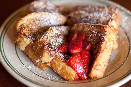 724-french-toast-strawberries