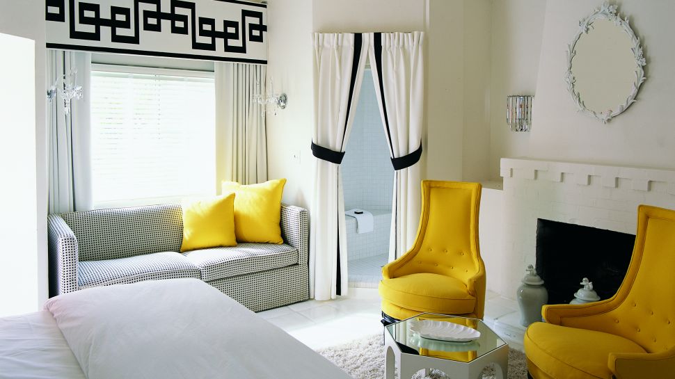 001150-01-bedroom-yellow