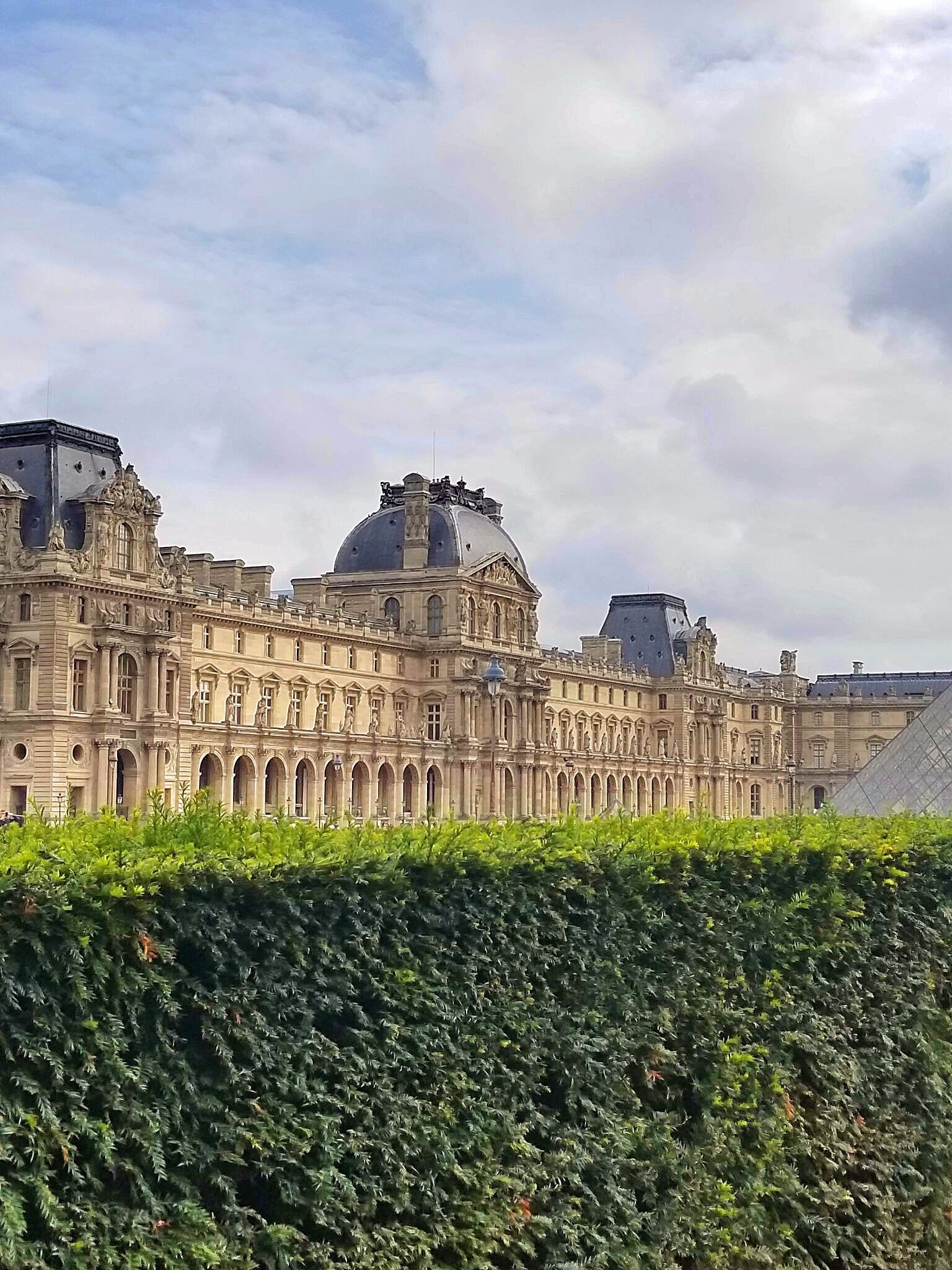 La-Louvre-edit