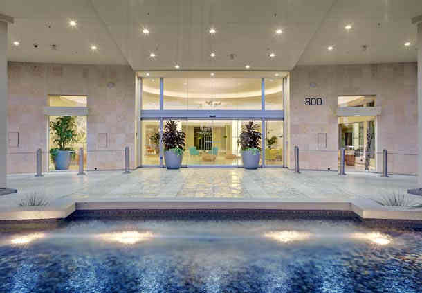 Pier South Reort, Autograph Collection