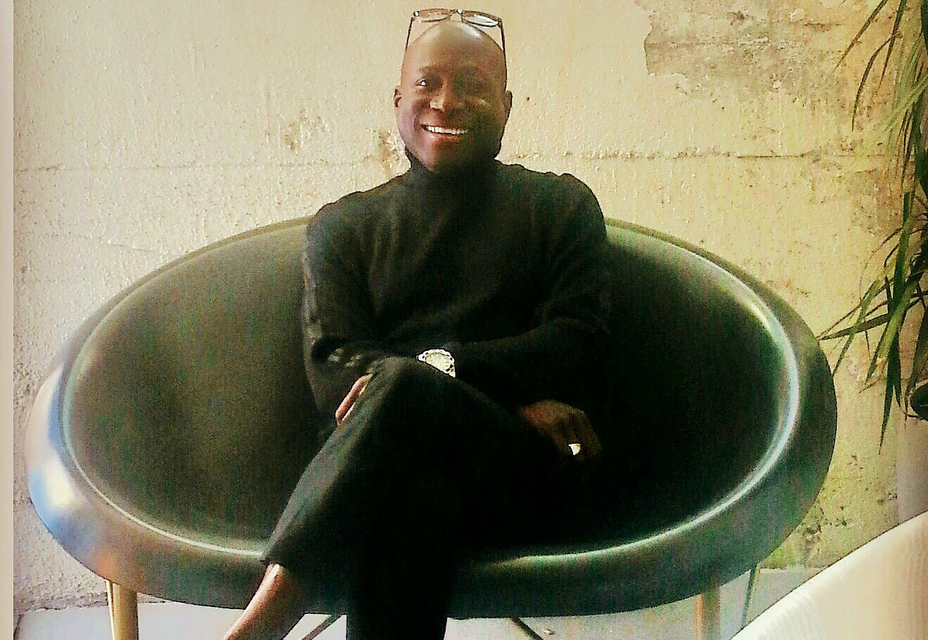 Helios-Love-Chair-Duane-Wells