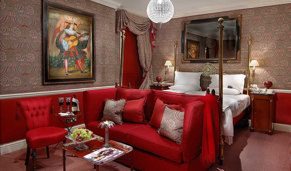 Victoria and Albert Suite, Bedroom